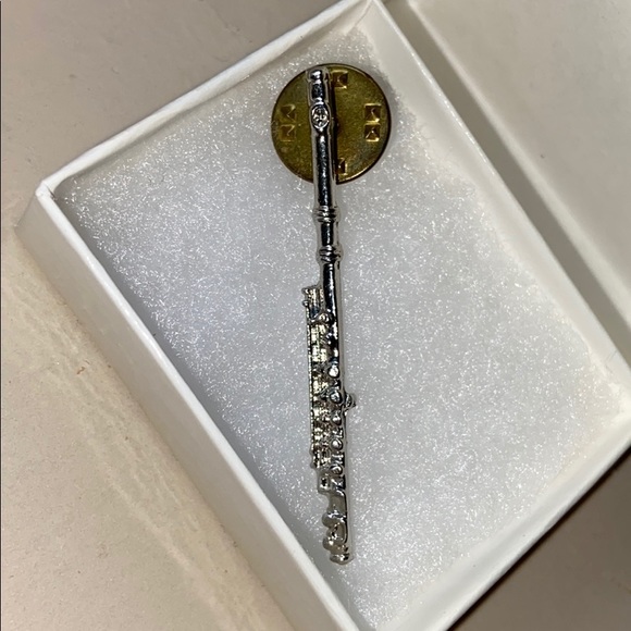 Flute Lapel Pin Silver Tone With Box - Picture 2 of 4